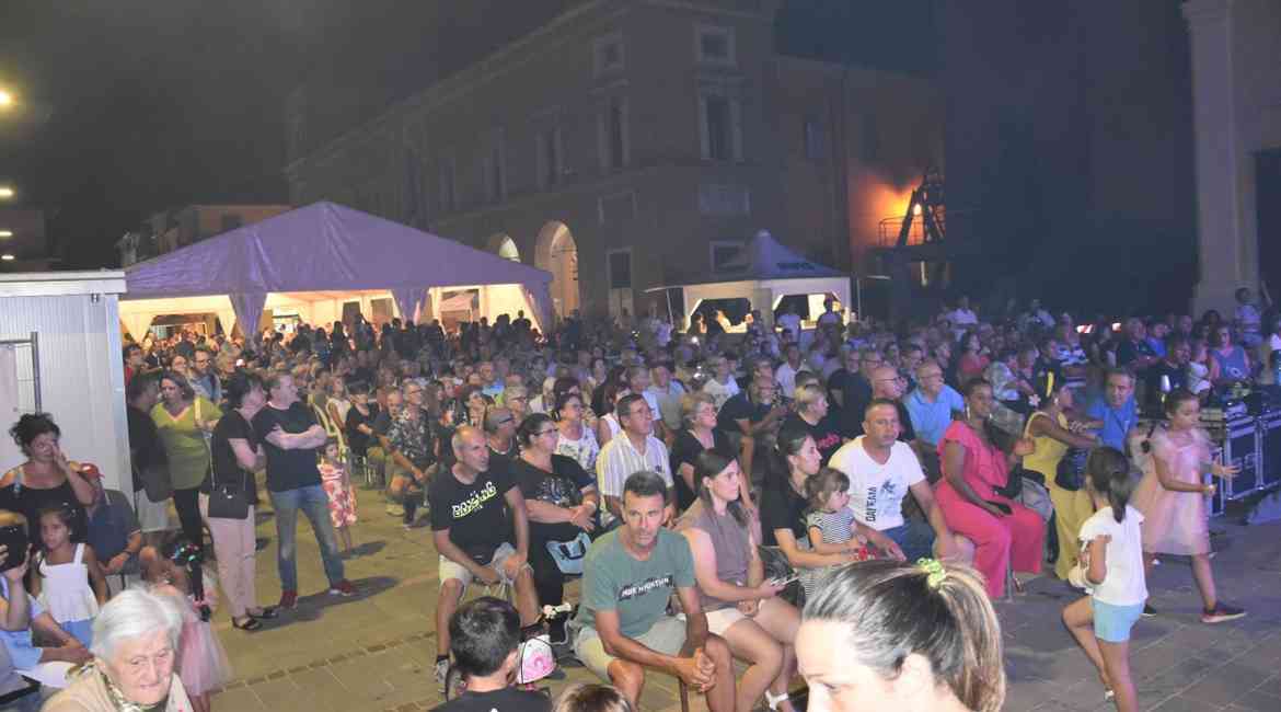 Pubblico Che Guarda Lo Spettacolo